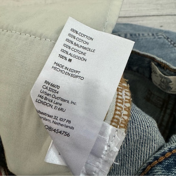 Free People NWT We The Free Distressed Denim Shorts - Picture 4 of 7